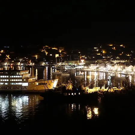 Apartments Vela Luka Daire