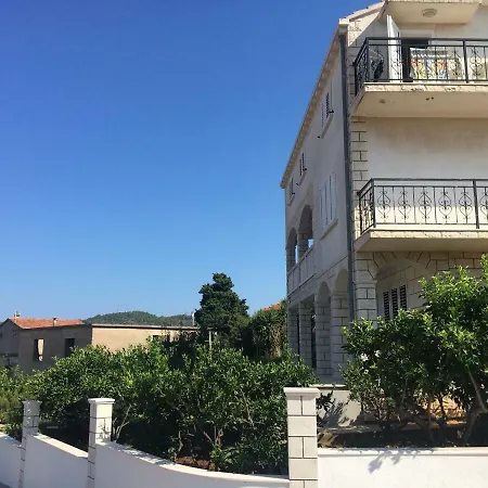 Apartments Vela Luka فيلا لوكا