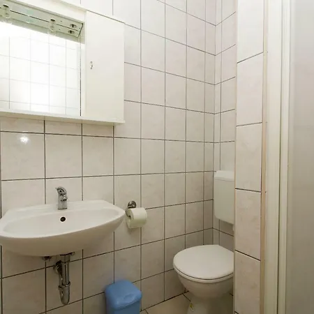 Apartments Vela Luka 尼亚卢卡