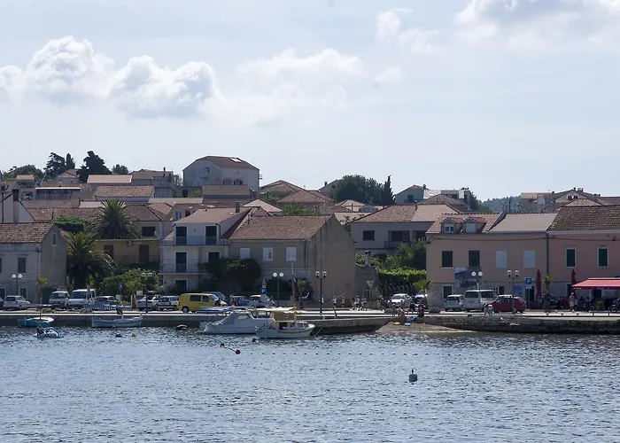 Apartments Vela Luka