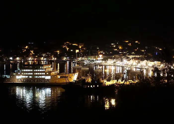 Apartments Vela Luka Apartamento